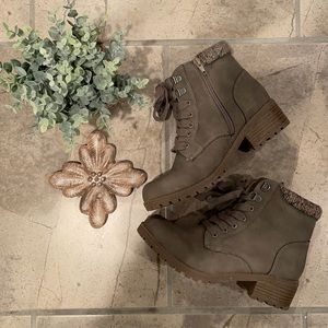 Madden girl boots size 4